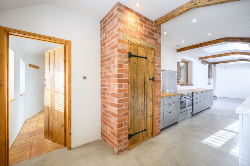 Kitchen- click for photo gallery